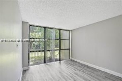 Copropriété à louer à Sunny Isles Beach, Floride: 1 chambre, 71.26 m2 № 1712613 - photo 14