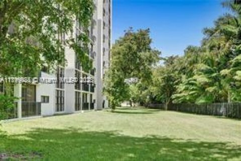 Copropriété à louer à Sunny Isles Beach, Floride: 1 chambre, 71.26 m2 № 1712613 - photo 4
