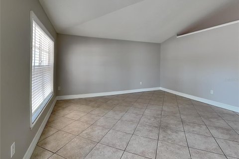 Casa en alquiler en Valrico, Florida, 3 dormitorios, 133.41 m2 № 2119095 - foto 2