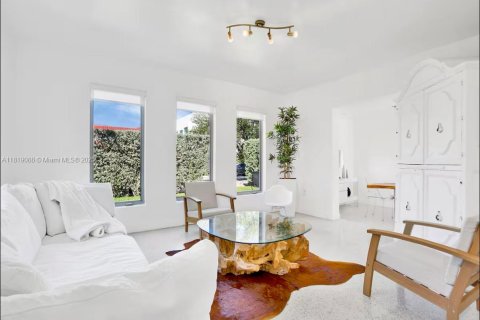 Casa en alquiler en North Bay Village, Florida, 3 dormitorios, 120.22 m2 № 2012242 - foto 3