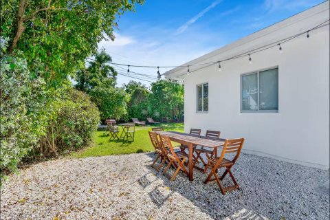 Casa en alquiler en North Bay Village, Florida, 3 dormitorios, 120.22 m2 № 2012242 - foto 19