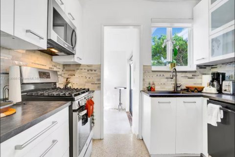 Casa en alquiler en North Bay Village, Florida, 3 dormitorios, 120.22 m2 № 2012242 - foto 8