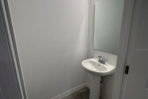 Townhouse in DeBary, Florida 3 bedrooms, 142.42 sq.m. № 1885595 - photo 5