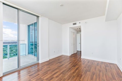 Condo in Sunrise, Florida, 3 bedrooms  № 2014141 - photo 11