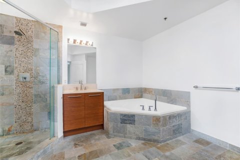 Condo in Sunrise, Florida, 3 bedrooms  № 2014141 - photo 8