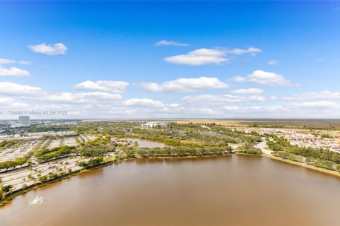 Condo in Sunrise, Florida, 3 bedrooms  № 2014141 - photo 16