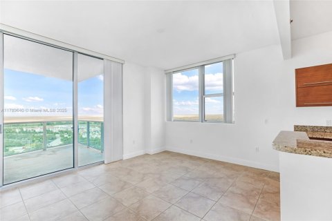 Condo in Sunrise, Florida, 3 bedrooms  № 2014141 - photo 4