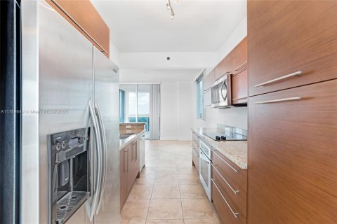 Condo in Sunrise, Florida, 3 bedrooms  № 2014141 - photo 3