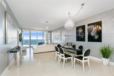 Condominio en alquiler en Sunny Isles Beach, Florida, 3 dormitorios, 179.58 m2 № 2241075 - foto 3