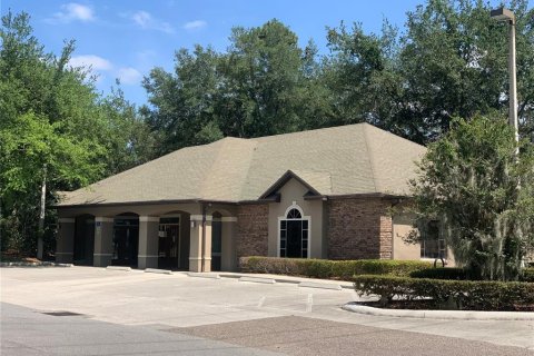 Commercial property in Oviedo, Florida 377.18 sq.m. № 2220716