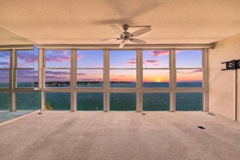 Condominio en alquiler en Saint Petersburg, Florida, 1 dormitorio, 83.61 m2 № 2221524 - foto 7