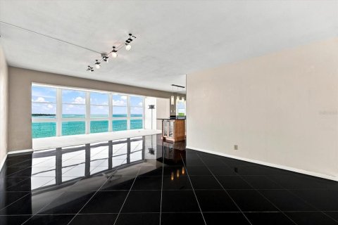 Condominio en alquiler en Saint Petersburg, Florida, 1 dormitorio, 83.61 m2 № 2221524 - foto 8