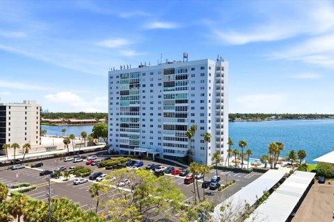 Condominio en alquiler en Saint Petersburg, Florida, 1 dormitorio, 83.61 m2 № 2221524 - foto 20