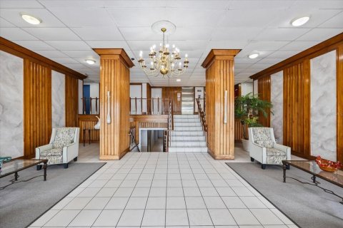 Condominio en alquiler en Saint Petersburg, Florida, 1 dormitorio, 83.61 m2 № 2221524 - foto 28
