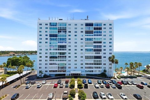 Condominio en alquiler en Saint Petersburg, Florida, 1 dormitorio, 83.61 m2 № 2221524 - foto 2