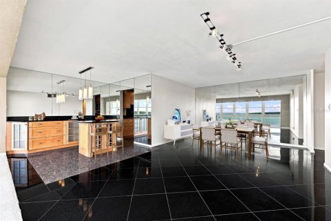 Condominio en alquiler en Saint Petersburg, Florida, 1 dormitorio, 83.61 m2 № 2221524 - foto 4