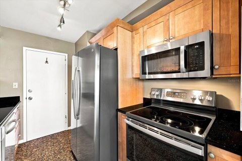 Condominio en alquiler en Saint Petersburg, Florida, 1 dormitorio, 83.61 m2 № 2221524 - foto 16