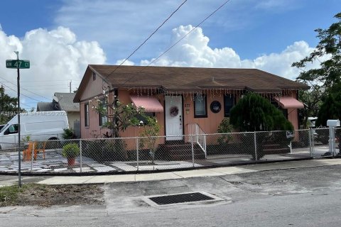 Immobilier commercial à vendre à Miami, Floride: 96.43 m2 № 1999617 - photo 3