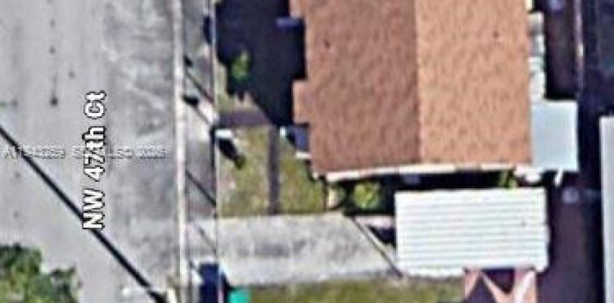 Immobilier commercial à Miami, Floride 96.43 m2 № 1999617