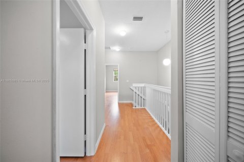 Townhouse in Dania Beach, Florida 3 bedrooms, 150.04 sq.m. № 1897094 - photo 22