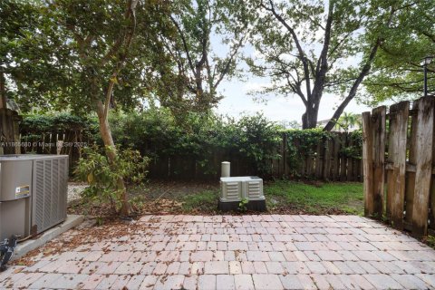 Townhouse in Dania Beach, Florida 3 bedrooms, 150.04 sq.m. № 1897094 - photo 26