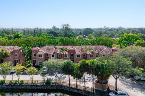 Townhouse in Dania Beach, Florida 3 bedrooms, 150.04 sq.m. № 1897094 - photo 2