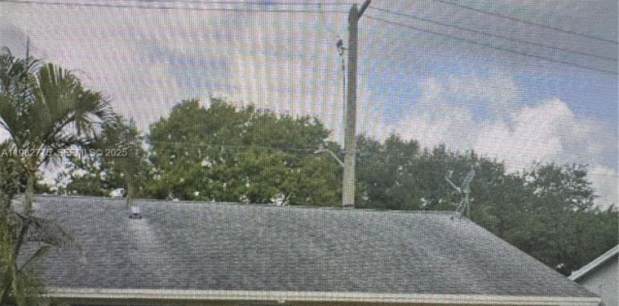 Townhouse in West Palm Beach, Florida 3 bedrooms, 112.97 sq.m. № 1991513