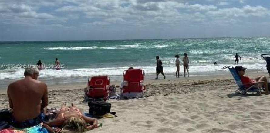 Condominio en Sunny Isles Beach, Florida, 1 dormitorio № 1928873