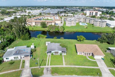 House in Port Charlotte, Florida 2 bedrooms, 81.2 sq.m. № 1311825 - photo 27