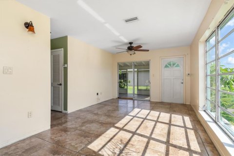 House in Port Charlotte, Florida 2 bedrooms, 81.2 sq.m. № 1311825 - photo 9