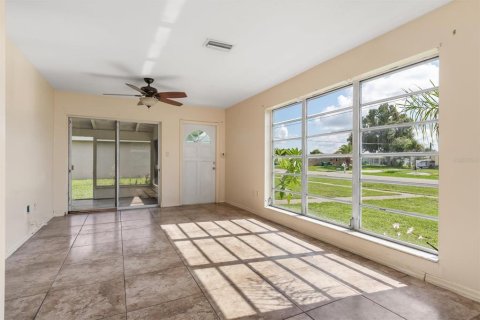 House in Port Charlotte, Florida 2 bedrooms, 81.2 sq.m. № 1311825 - photo 10