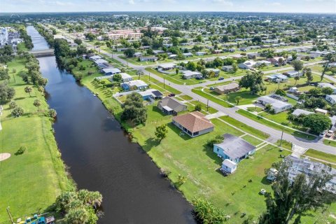 House in Port Charlotte, Florida 2 bedrooms, 81.2 sq.m. № 1311825 - photo 30