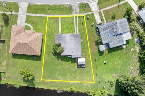 House in Port Charlotte, Florida 2 bedrooms, 81.2 sq.m. № 1311825 - photo 25