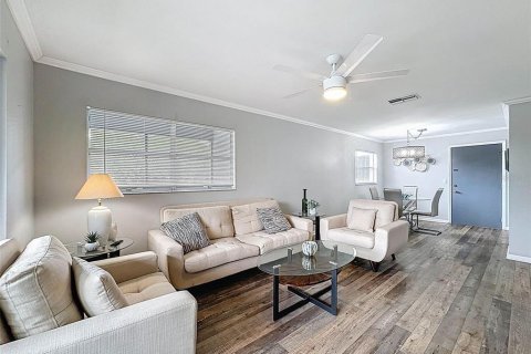 Condo in Bradenton, Florida, 2 bedrooms  № 1644028 - photo 1