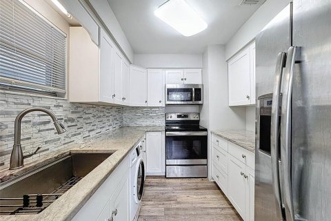Condo in Bradenton, Florida, 2 bedrooms  № 1644028 - photo 6
