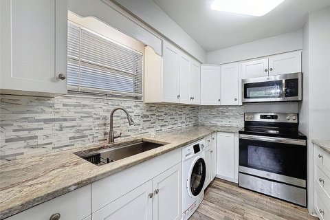 Condo in Bradenton, Florida, 2 bedrooms  № 1644028 - photo 5