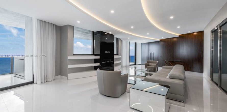 Condo in Sunny Isles Beach, Florida, 3 bedrooms  № 1788419