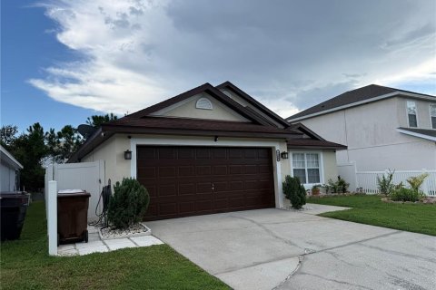 Villa ou maison à vendre à Kissimmee, Floride: 3 chambres, 138.05 m2 № 2317220 - photo 4