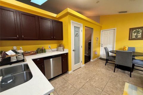 Villa ou maison à vendre à Kissimmee, Floride: 3 chambres, 138.05 m2 № 2317220 - photo 12