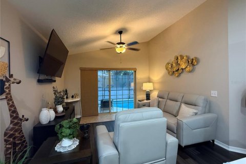 Villa ou maison à vendre à Kissimmee, Floride: 3 chambres, 138.05 m2 № 2317220 - photo 10
