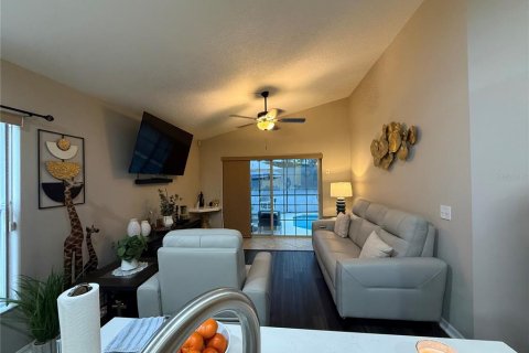 Villa ou maison à vendre à Kissimmee, Floride: 3 chambres, 138.05 m2 № 2317220 - photo 11