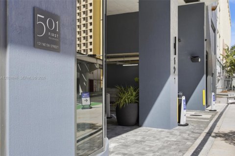 Copropriété à louer à Miami, Floride: 2 chambres, 70.33 m2 № 2257346 - photo 2