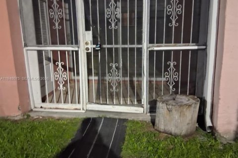 Copropriété à vendre à Miami, Floride: 2 chambres, 74.32 m2 № 2004084 - photo 9