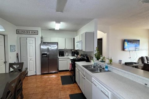 Villa ou maison à louer à Kissimmee, Floride: 3 chambres, 127.93 m2 № 2383431 - photo 3