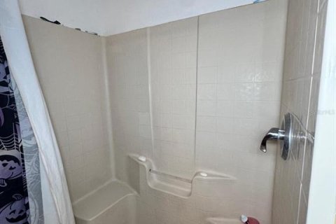 Villa ou maison à louer à Kissimmee, Floride: 3 chambres, 127.93 m2 № 2383431 - photo 8