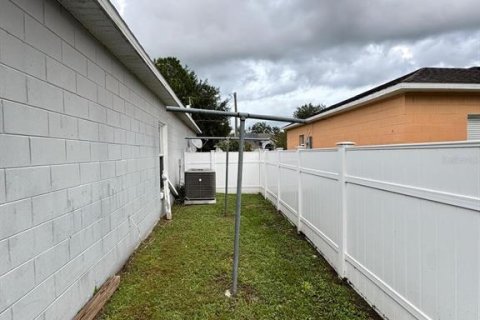 Villa ou maison à louer à Kissimmee, Floride: 3 chambres, 127.93 m2 № 2383431 - photo 21