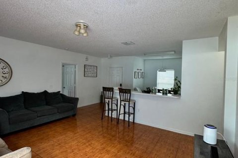 Villa ou maison à louer à Kissimmee, Floride: 3 chambres, 127.93 m2 № 2383431 - photo 4