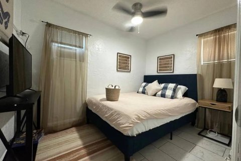 Propiedad comercial en venta en Saint Petersburg, Florida, 5 dormitorios, 153.85 m2 № 1542262 - foto 23