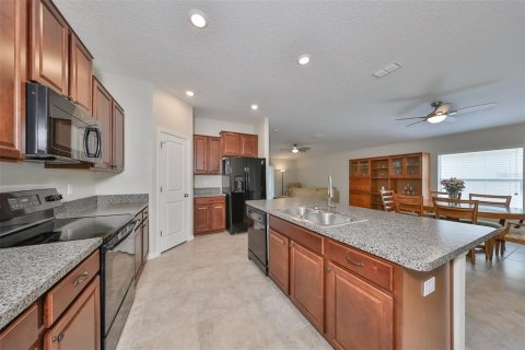 House in Wimauma, Florida 4 bedrooms, 171.03 sq.m. № 1261928 - photo 7