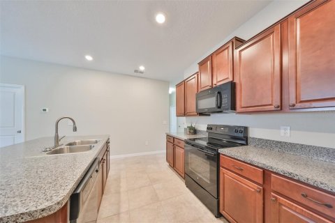 House in Wimauma, Florida 4 bedrooms, 171.03 sq.m. № 1261928 - photo 8